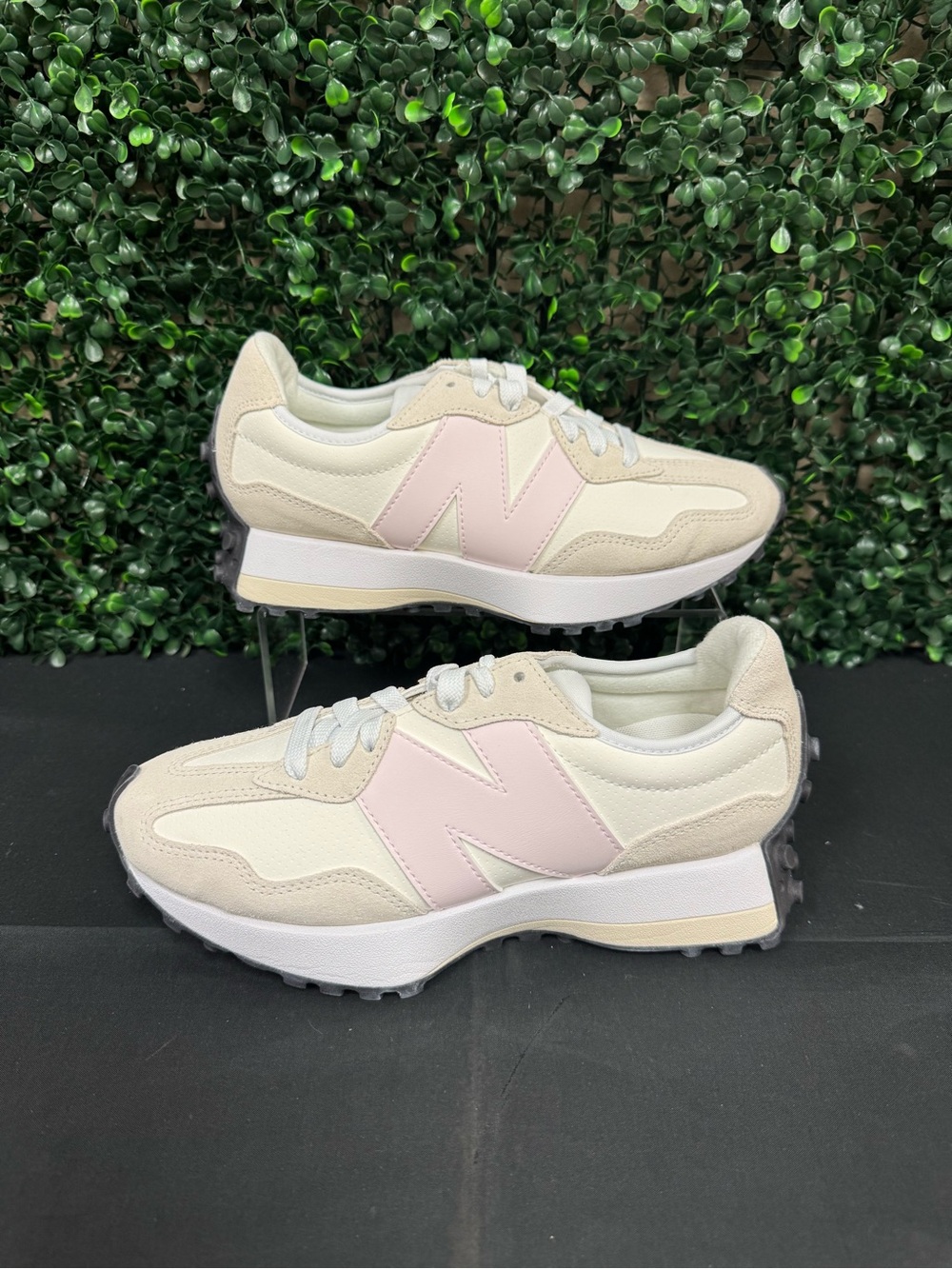 NEW BALANCE 327 - Women’s 7